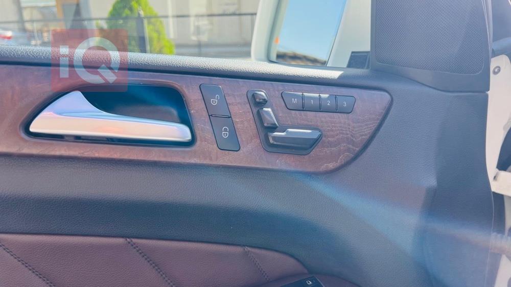 مرسيدس بنز جي أل-كلاس